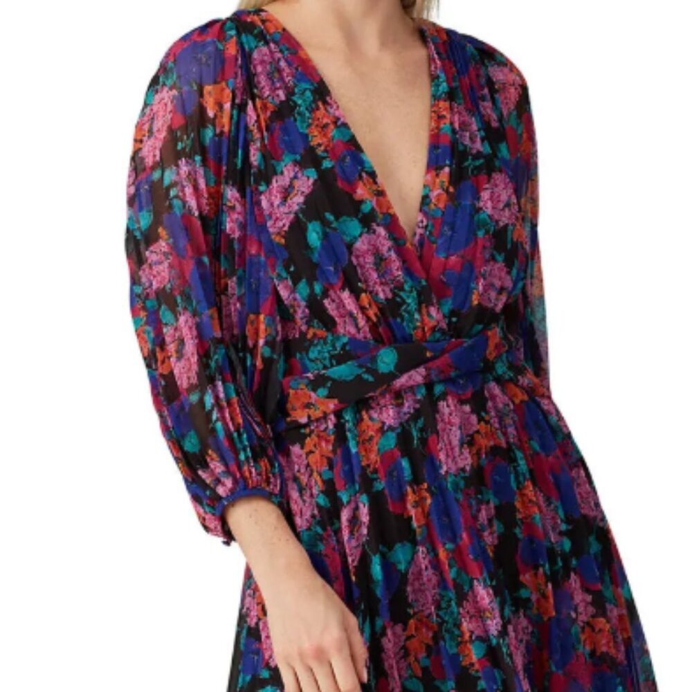 La Maison Talulah Floral V Neck In Size M